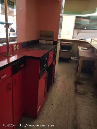 Salamanca ( Plaza Barcelona ) ; venta de local preparado como bar con  terraza. 120.000€ - Sal