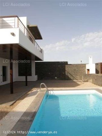 Casa en Venta en Puerto Calero - Yaiza