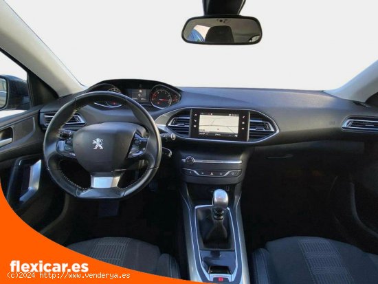 Peugeot 308 5p Allure 1.2 PureTech 96KW (130CV) S&S - Orihuela