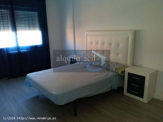 SE ALQUILA PISO / 3 DORMITORIOS/ PEREZ PASTOR/ 750 €