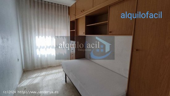 SE ALQUILA PISO EN C/ BAILEN / 3 DORMITORIOS/ 625€