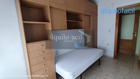 SE ALQUILA PISO EN C/ BAILEN / 3 DORMITORIOS/ 625€