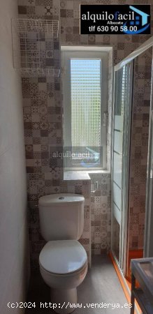 SE ALQUILA PISO /3 DORMITORIOS/ 2 BAÑOS/ HOSPITAL/600 €