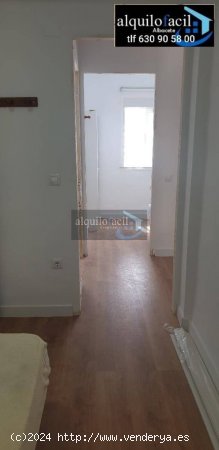 SE ALQUILA PISO /3 DORMITORIOS/ 2 BAÑOS/ HOSPITAL/600 €