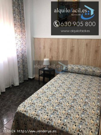 SE ALQUILA PISO PARA ESTUDIANTES EN JOSE CARBAJAL DE 4 HABITACIONES Y 2 BAÑOS POR 250€ CADA HABIT