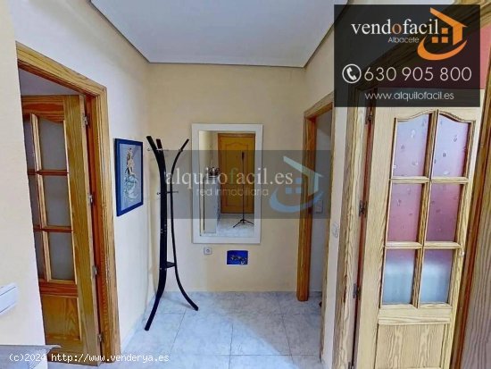 SE VENDE O ALQUILA CON OPCION A COMPRA PISO EN C/ CRUZ CON GARAJE. TRASTERO Y PATIO DE 50 METROS DE 