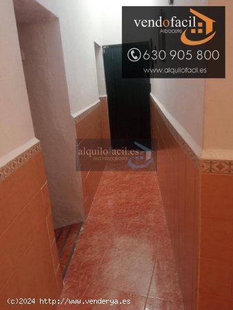 SE VENDE CASA REFORMADA EN LA HERRERA DE 4 HABITACIONES Y PATIO DE 45 METROS POR 69000€