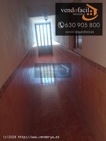 SE VENDE CASA REFORMADA EN LA HERRERA DE 4 HABITACIONES Y PATIO DE 45 METROS POR 69000€