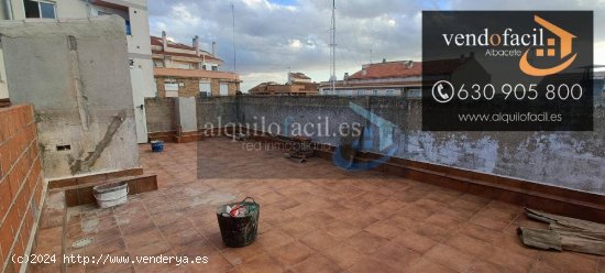 SE VENDE ATICO CON GARAJE EN SAN PEDRO DE 4 HABITACIONES Y 2 BAÑOS CON TERRAZA DE 40 METROS POR 210