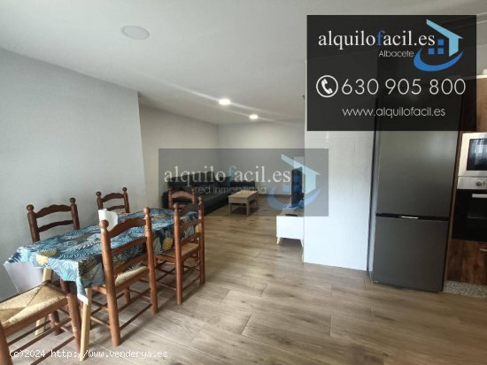 SE ALQUILA PISO DE 2 DORMITORIOS EN URB EL TRIGAL POR 900€ TODO INCLUIDO