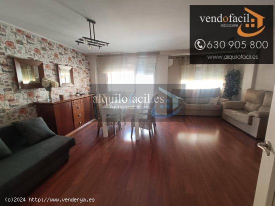  SE VENDE PISO EN AVDA. RAMON Y CAJAL DE 3 HABITACIONES Y 2 BAÑOS POR 220000€ 