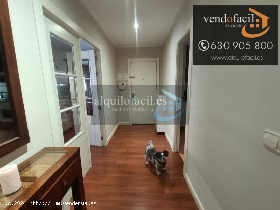 SE VENDE PISO EN AVDA. RAMON Y CAJAL DE 3 HABITACIONES Y 2 BAÑOS POR 220000€