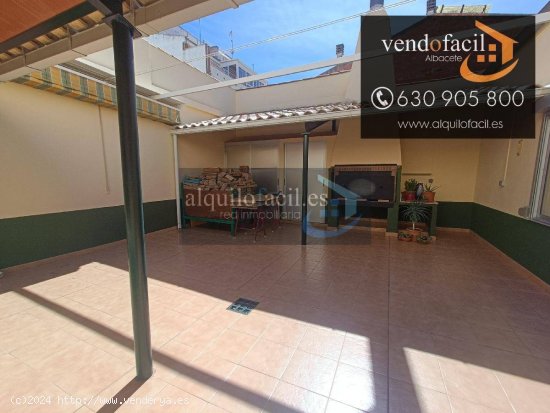 SE VENDE CASA EN LA RODA DE 148 METROS CON PATIO DE 40 METROS POR 89000€