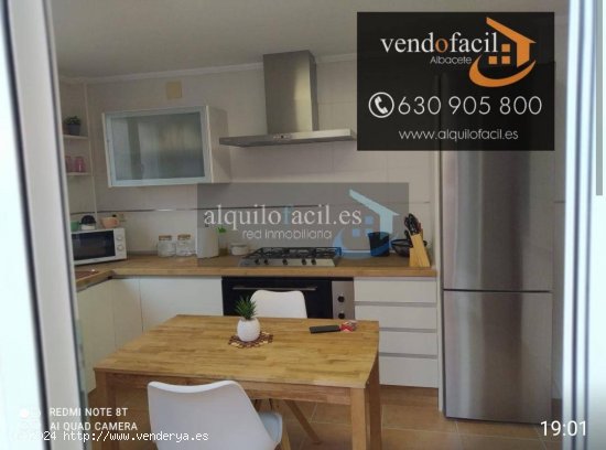  SE VENDE ADOSADO EN VILLAR DE CHINCHILLA DE 4 HABITACIONES CON PISCINA COMUNITARIA POR 133000€ 