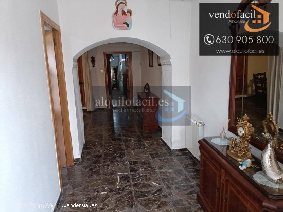 SE VENDE CASA Y NAVE EN VILLAR DE CHINCHILLA DE 400 METROS POR 69000€