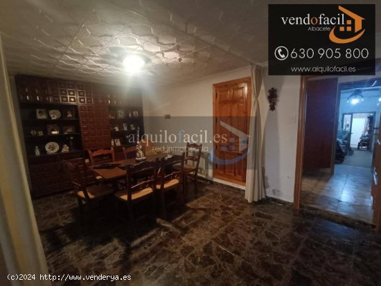 SE VENDE CASA Y NAVE EN VILLAR DE CHINCHILLA DE 400 METROS POR 69000€