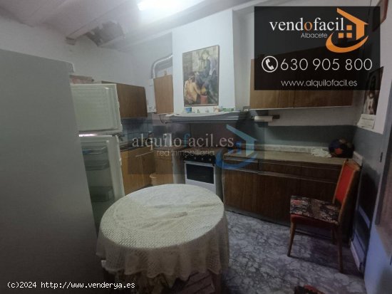 SE VENDE CASA EN POZOHONDO DE 5 HABITACIONES Y PATIO DE 40 METROS POR 39000€