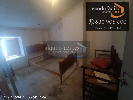 SE VENDE CASA EN POZOHONDO DE 5 HABITACIONES Y PATIO DE 40 METROS POR 39000€