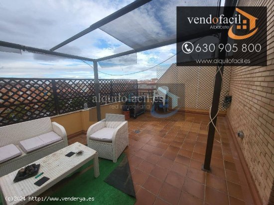  SE VENDE ATICO CON GARAJE EN ZONA IMAGINALIA DE 2 HABITACIONES Y TERRAZA DE 28 METROS POR 175000€ 