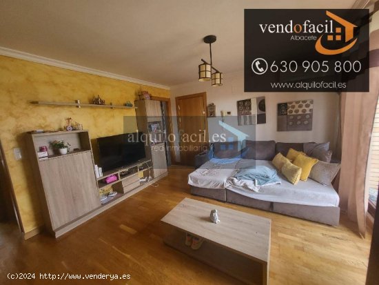 SE VENDE ATICO CON GARAJE EN ZONA IMAGINALIA DE 2 HABITACIONES Y TERRAZA DE 28 METROS POR 175000€