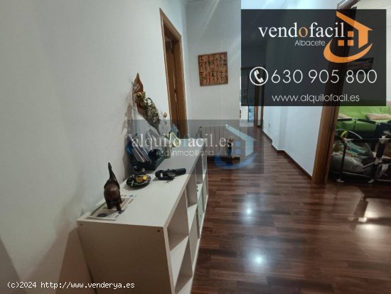 SE VENDE PISO BAJO + GARAJE + TRASTERO DE 3 HABITACIONES Y 2 BAÑOS CON PATIO DE 15 METROS POR 22000