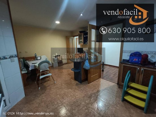 SE VENDE PISO BAJO + GARAJE + TRASTERO DE 3 HABITACIONES Y 2 BAÑOS CON PATIO DE 15 METROS POR 22000