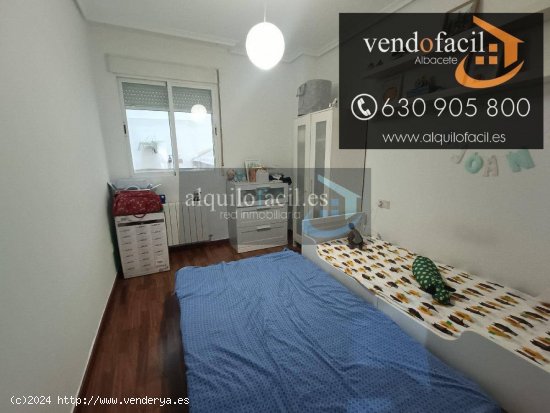 SE VENDE PISO BAJO + GARAJE + TRASTERO DE 3 HABITACIONES Y 2 BAÑOS CON PATIO DE 15 METROS POR 22000