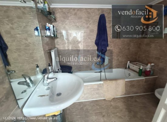 SE VENDE CASA EN NAVA DE ARRIBA DE 4 HABITACIONES Y PATIO DE 40 METROS