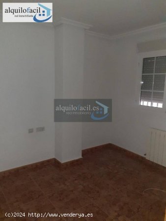 Alquilofacil-murcia alquila esta estupenda vivienda en la zona de abenarabi en 975€