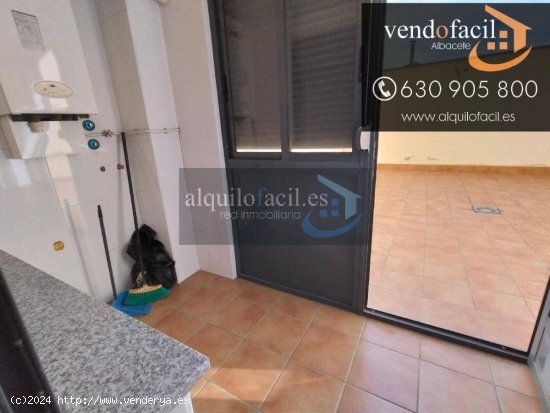 SE VENDE PISO CON GARAJE Y TRASTERO Y PATIO 42 METROS A ESTRENAR  EN POZO CAÑADA POR 170000€