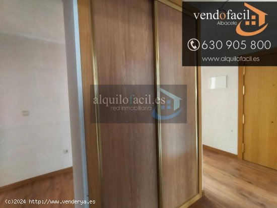 SE VENDE PISO CON GARAJE Y TRASTERO Y PATIO 42 METROS A ESTRENAR  EN POZO CAÑADA POR 170000€