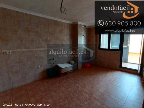 SE VENDE PISO CON GARAJE Y TRASTERO Y PATIO 42 METROS A ESTRENAR  EN POZO CAÑADA POR 170000€