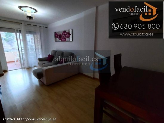 SE VENDE DUPLEX EN ALCALÁ DEL JÚCAR DE 4 HABITACIONES, 2 BAÑOS, PISCINA, GARAJE OPCIONAL Y TRASTE