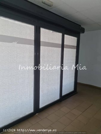 Se vende Gran  local comercial en Plaza mayor de Huercal Overa