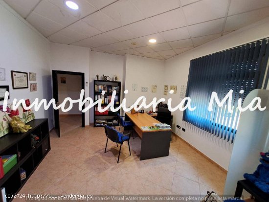 SE VENDE GRAN LOCAL COMERCIAL EN LA MEJOR ZONA PUERTO LUMBRERAS