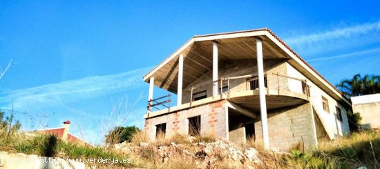 CHALET A MEDIO CONSTRUIR (CON PROYECTO Y LICENCIA DE OBRAS)