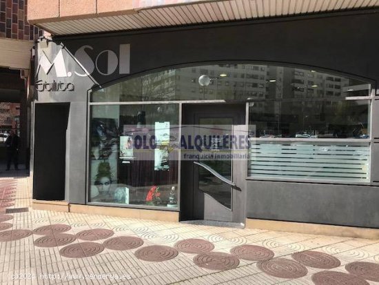 PELUQUERIA EN PLENO FUNCIONAMIENTO