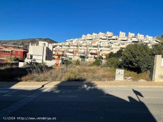 Parcela urbana con vistas al mar y orientación sur.