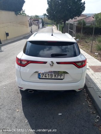 Renault Megane S.T. Techno TCe 103 kW (140CV) EDC GPF de 2018 con 103.000 Km por 13.800 EUR. en Sevi