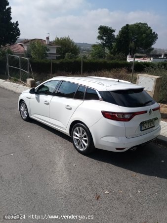 Renault Megane S.T. Techno TCe 103 kW (140CV) EDC GPF de 2018 con 103.000 Km por 13.800 EUR. en Sevi