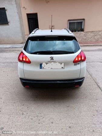 Peugeot 2008 Active de 2015 con 209.000 Km por 6.100 EUR. en Valencia