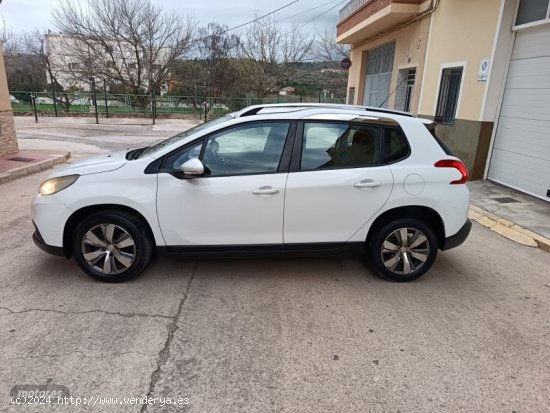 Peugeot 2008 Active de 2015 con 209.000 Km por 6.100 EUR. en Valencia