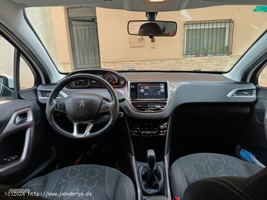 Peugeot 2008 Active de 2015 con 209.000 Km por 6.100 EUR. en Valencia