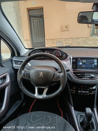 Peugeot 2008 Active de 2015 con 209.000 Km por 6.100 EUR. en Valencia