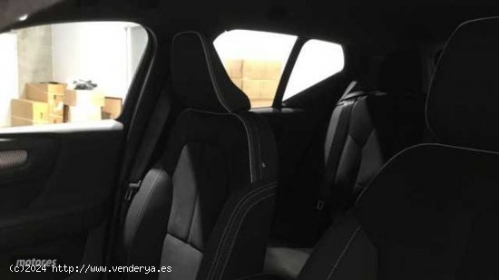 Volvo XC40 XC40 MODEL CORE de 2024 con 8 Km por 38.500 EUR. en Cantabria