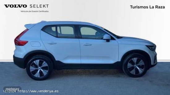 Volvo XC40 TODOTERRENO 2.0 B3 CORE AUTOMATICO 163CV 5P de 2024 con 5 Km por 38.900 EUR. en Sevilla