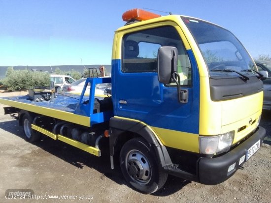 Nissan Cabstar 35C11 GRUA PORTA COCHES de 2003 por 11.000 EUR. en Murcia