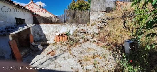 VENTA.-.CASA CON JARDIN.-.CALLE SAN GABRIEL.-.SEGOVIA - SEGOVIA