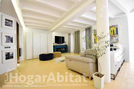 MODERNA CASA REFORMADA CON PATIO, BALCÓN, TERRAZA Y TRASTERO - VALENCIA