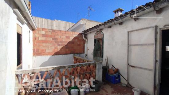 AMPLIA CASA CON TERRAZA - VALENCIA